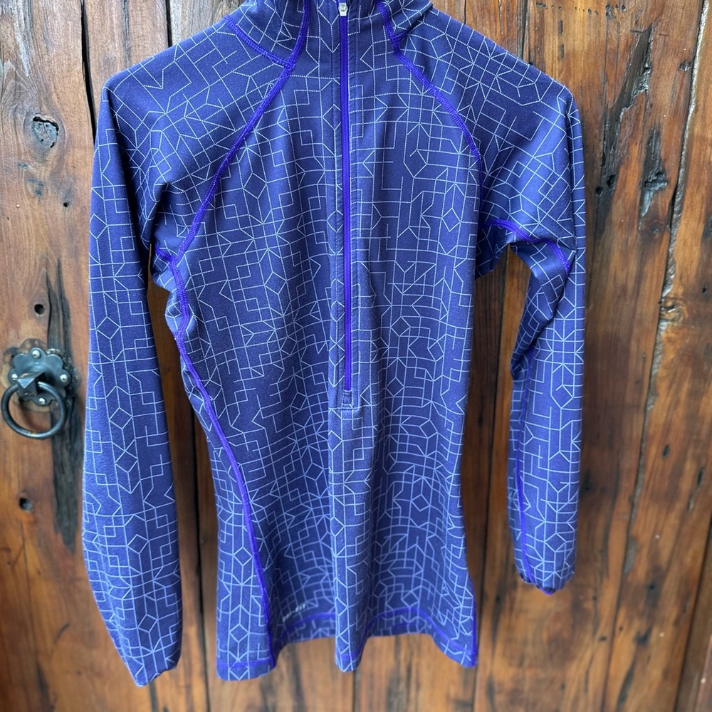 Nike Pro Women’s Long Sleeve Fitted insulated Small